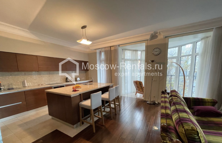 Photo #1 3-room (2 BR) apartment for <a href="http://moscow-rentals.ru/en/articles/long-term-rent" target="_blank">a long-term</a> rent
 in Russia, Moscow, Arbat str, 31С2
