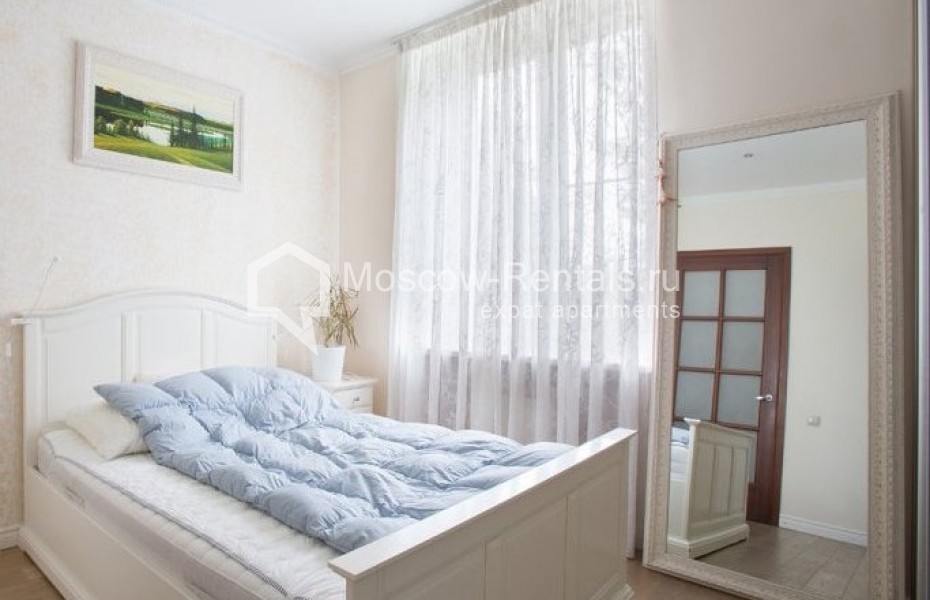 Photo #4 3-room (2 BR) apartment for <a href="http://moscow-rentals.ru/en/articles/long-term-rent" target="_blank">a long-term</a> rent
 in Russia, Moscow, Pobedy sq, 1Б