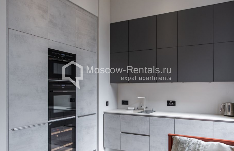 Photo #8 3-room (2 BR) apartment for <a href="http://moscow-rentals.ru/en/articles/long-term-rent" target="_blank">a long-term</a> rent
 in Russia, Moscow, Efremova str, 10с1к4/3