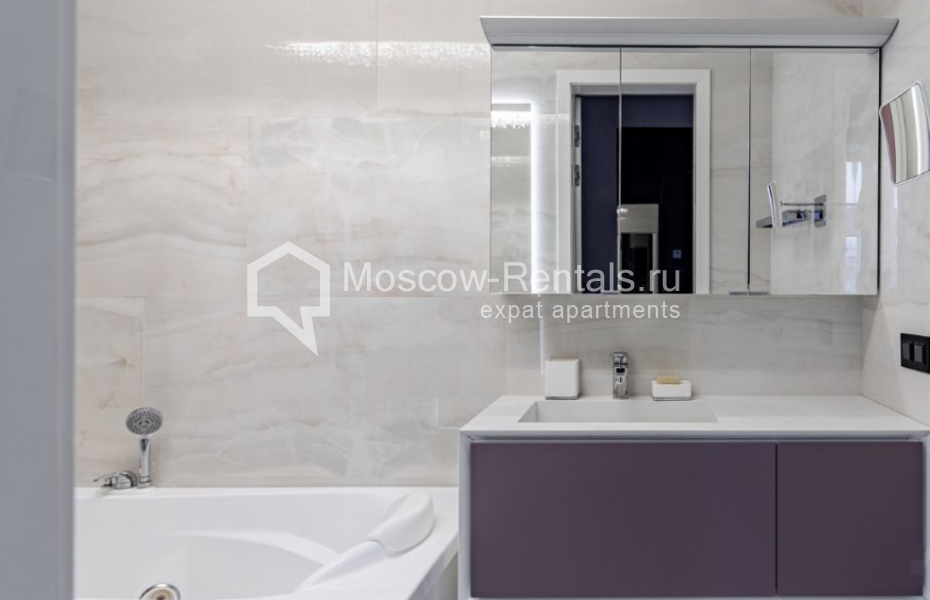 Photo #12 3-room (2 BR) apartment for <a href="http://moscow-rentals.ru/en/articles/long-term-rent" target="_blank">a long-term</a> rent
 in Russia, Moscow, Efremova str, 10с1к4/3