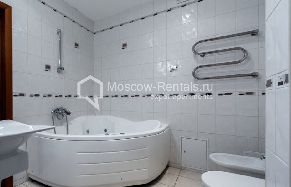 Photo #10 3-room (2 BR) apartment for <a href="http://moscow-rentals.ru/en/articles/long-term-rent" target="_blank">a long-term</a> rent
 in Russia, Moscow, B. Polyanka str, 3/9