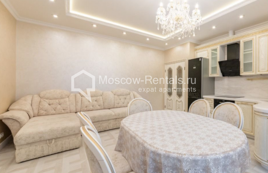 Photo #3 2-room (1 BR) apartment for <a href="http://moscow-rentals.ru/en/articles/long-term-rent" target="_blank">a long-term</a> rent
 in Russia, Moscow, Mosfilmovskaya str, 88к2с4