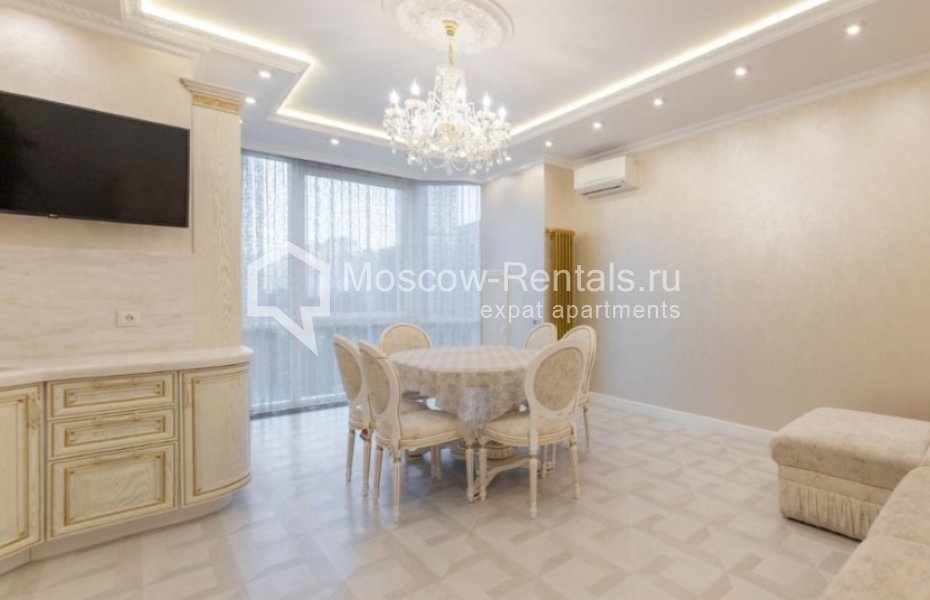 Photo #1 2-room (1 BR) apartment for <a href="http://moscow-rentals.ru/en/articles/long-term-rent" target="_blank">a long-term</a> rent
 in Russia, Moscow, Mosfilmovskaya str, 88к2с4