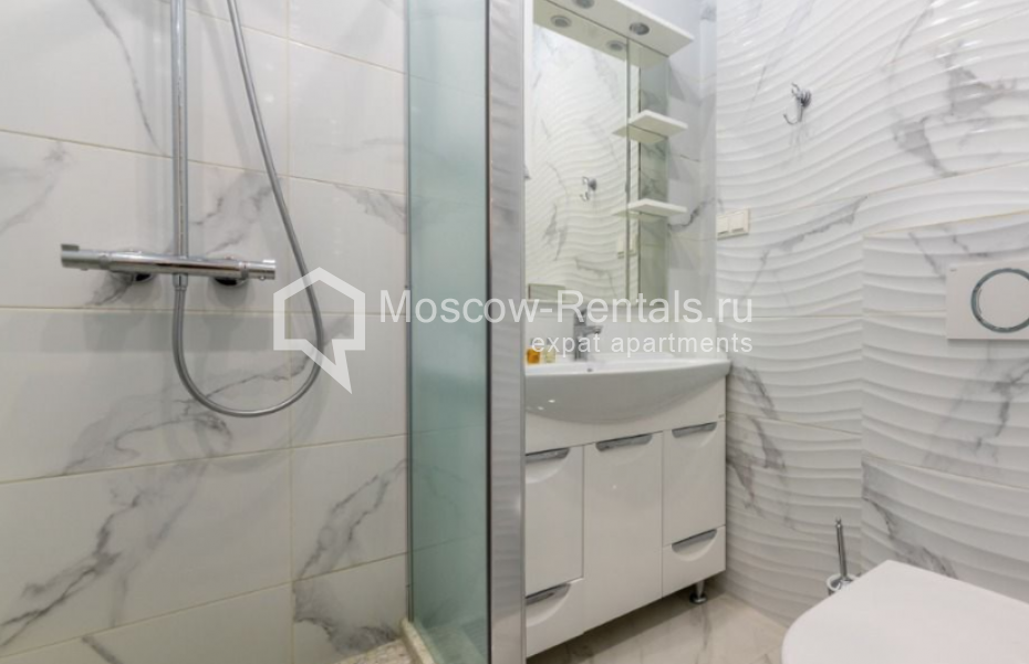 Photo #9 2-room (1 BR) apartment for <a href="http://moscow-rentals.ru/en/articles/long-term-rent" target="_blank">a long-term</a> rent
 in Russia, Moscow, Mosfilmovskaya str, 88к2с4