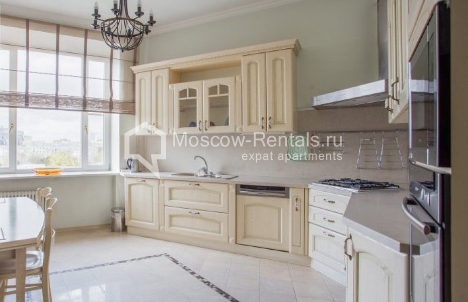 Photo #4 5-room (4 BR) apartment for <a href="http://moscow-rentals.ru/en/articles/long-term-rent" target="_blank">a long-term</a> rent
 in Russia, Moscow, Leontievskyi lane, 15