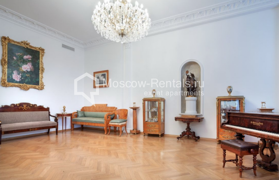 Photo #1 5-room (4 BR) apartment for <a href="http://moscow-rentals.ru/en/articles/long-term-rent" target="_blank">a long-term</a> rent
 in Russia, Moscow, Petrovka str, 19С1