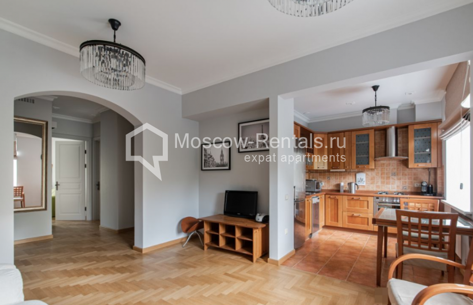 Photo #1 3-room (2 BR) apartment for <a href="http://moscow-rentals.ru/en/articles/long-term-rent" target="_blank">a long-term</a> rent
 in Russia, Moscow, Universitetskyi prosp, 9