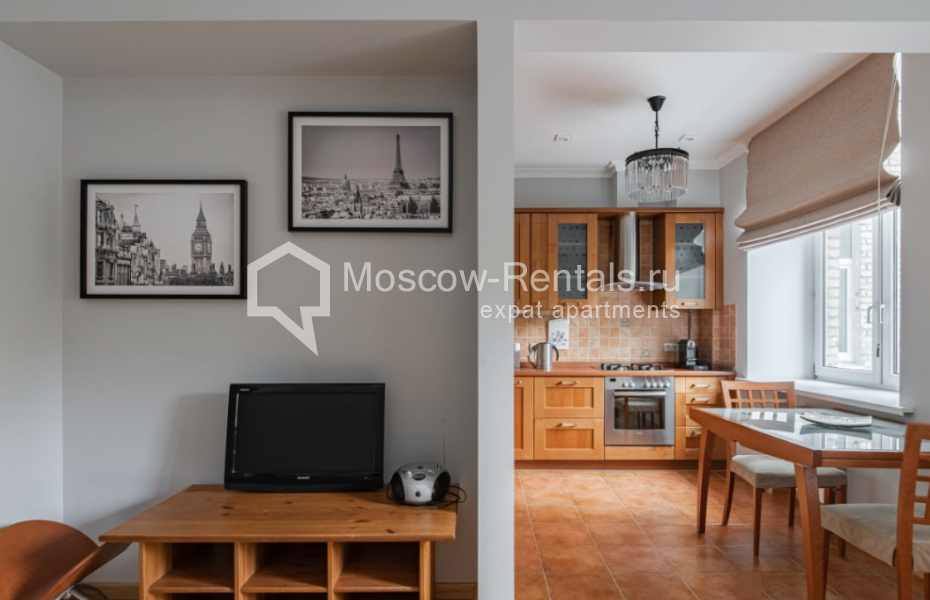 Photo #2 3-room (2 BR) apartment for <a href="http://moscow-rentals.ru/en/articles/long-term-rent" target="_blank">a long-term</a> rent
 in Russia, Moscow, Universitetskyi prosp, 9
