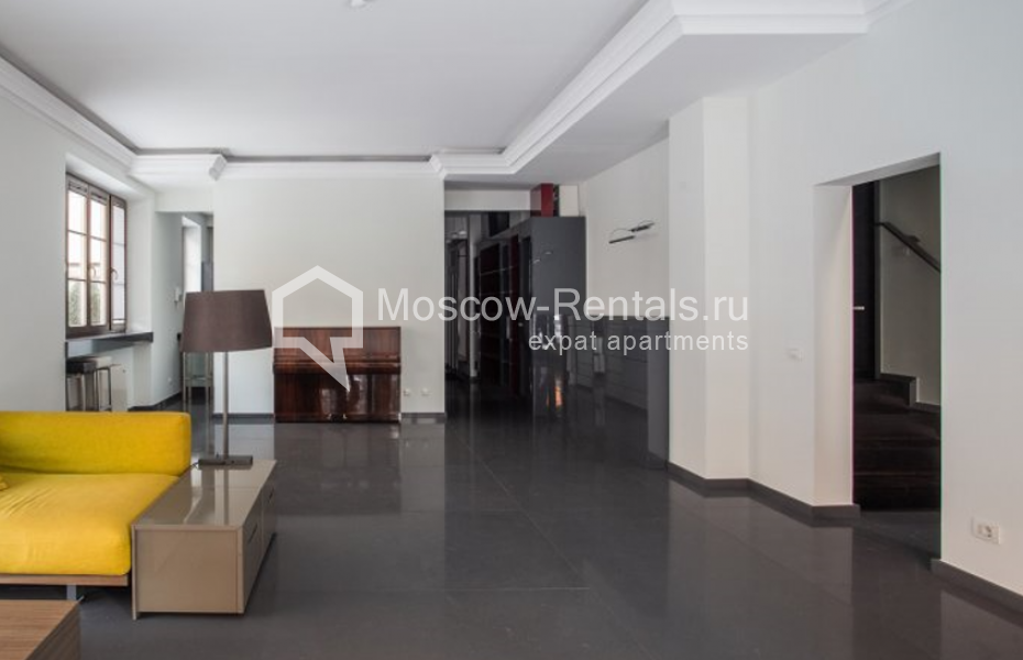Photo #3 5-room (4 BR) apartment for <a href="http://moscow-rentals.ru/en/articles/long-term-rent" target="_blank">a long-term</a> rent
 in Russia, Moscow, Molochnyi lane, 4