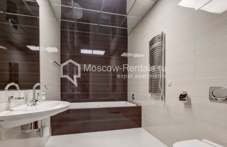Photo #13 4-room (3 BR) apartment for <a href="http://moscow-rentals.ru/en/articles/long-term-rent" target="_blank">a long-term</a> rent
 in Russia, Moscow, Rezervnyi proezd, 4