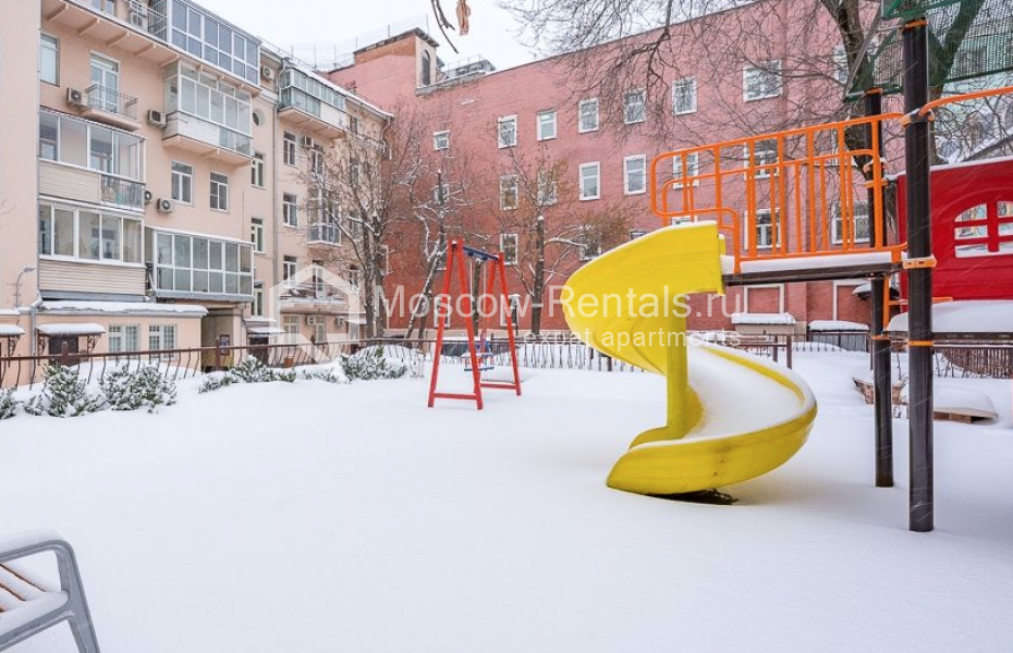 Photo #13 3-room (2 BR) apartment for <a href="http://moscow-rentals.ru/en/articles/long-term-rent" target="_blank">a long-term</a> rent
 in Russia, Moscow, Staromonetmyi lane, 24