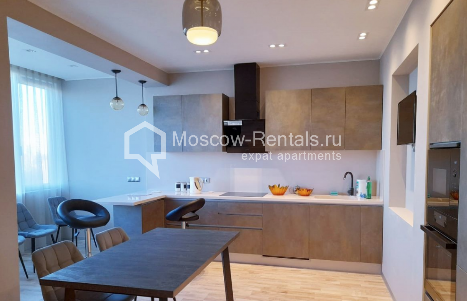 Photo #1 2-room (1 BR) apartment for <a href="http://moscow-rentals.ru/en/articles/long-term-rent" target="_blank">a long-term</a> rent
 in Russia, Moscow, Mosfilmovskaya str, 88к2с6