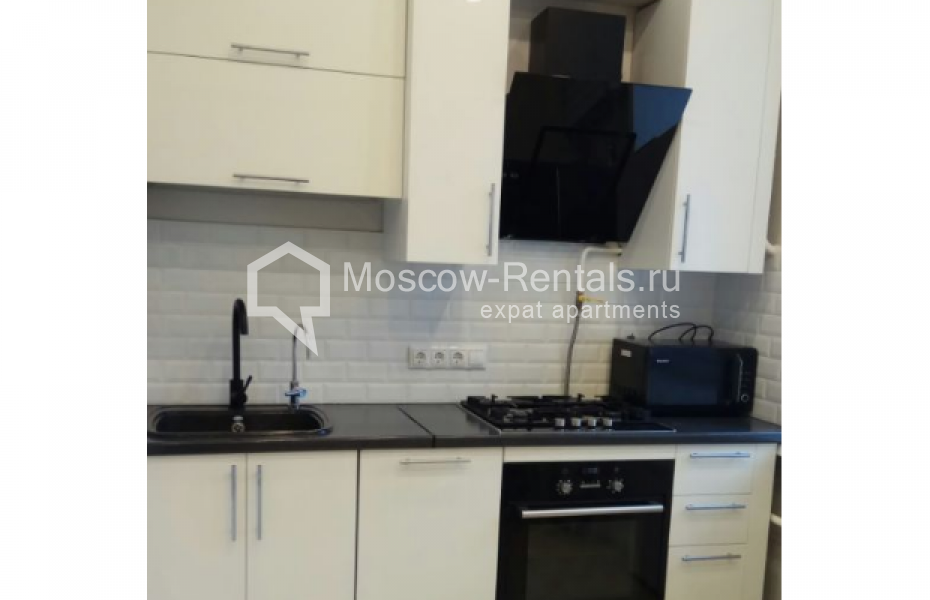 Photo #1 3-room (2 BR) apartment for <a href="http://moscow-rentals.ru/en/articles/long-term-rent" target="_blank">a long-term</a> rent
 in Russia, Moscow, Lomonosovskyi prosp, 23