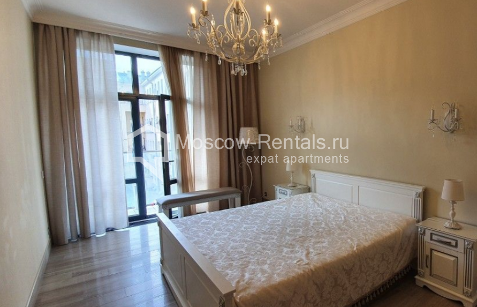 Photo #3 4-room (3 BR) apartment for <a href="http://moscow-rentals.ru/en/articles/long-term-rent" target="_blank">a long-term</a> rent
 in Russia, Moscow, Kazarmennyi lane, 3