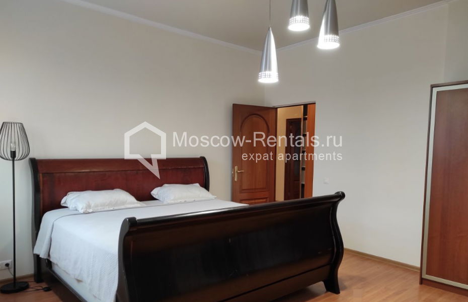Photo #5 3-room (2 BR) apartment for <a href="http://moscow-rentals.ru/en/articles/long-term-rent" target="_blank">a long-term</a> rent
 in Russia, Moscow, Khamovnicheskyi val, 28