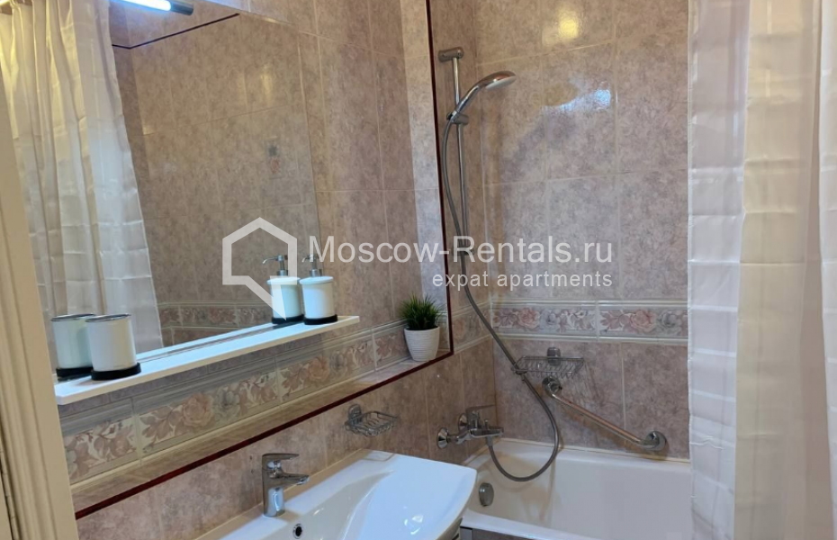 Photo #9 3-room (2 BR) apartment for <a href="http://moscow-rentals.ru/en/articles/long-term-rent" target="_blank">a long-term</a> rent
 in Russia, Moscow, Khamovnicheskyi val, 28