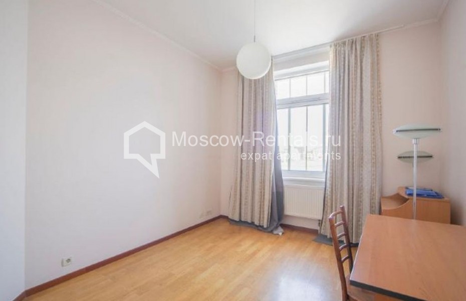 Photo #8 3-room (2 BR) apartment for <a href="http://moscow-rentals.ru/en/articles/long-term-rent" target="_blank">a long-term</a> rent
 in Russia, Moscow, Trubnikovskyi lane 13С1