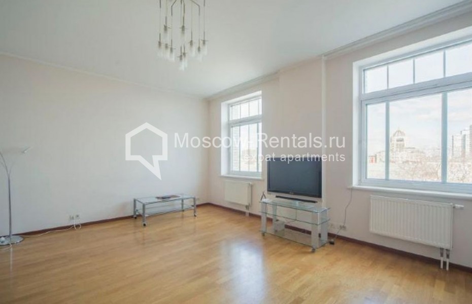 Photo #4 3-room (2 BR) apartment for <a href="http://moscow-rentals.ru/en/articles/long-term-rent" target="_blank">a long-term</a> rent
 in Russia, Moscow, Trubnikovskyi lane 13С1