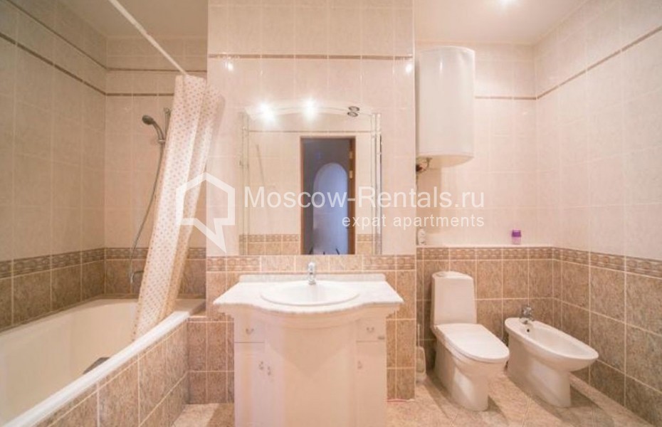 Photo #10 3-room (2 BR) apartment for <a href="http://moscow-rentals.ru/en/articles/long-term-rent" target="_blank">a long-term</a> rent
 in Russia, Moscow, Trubnikovskyi lane 13С1