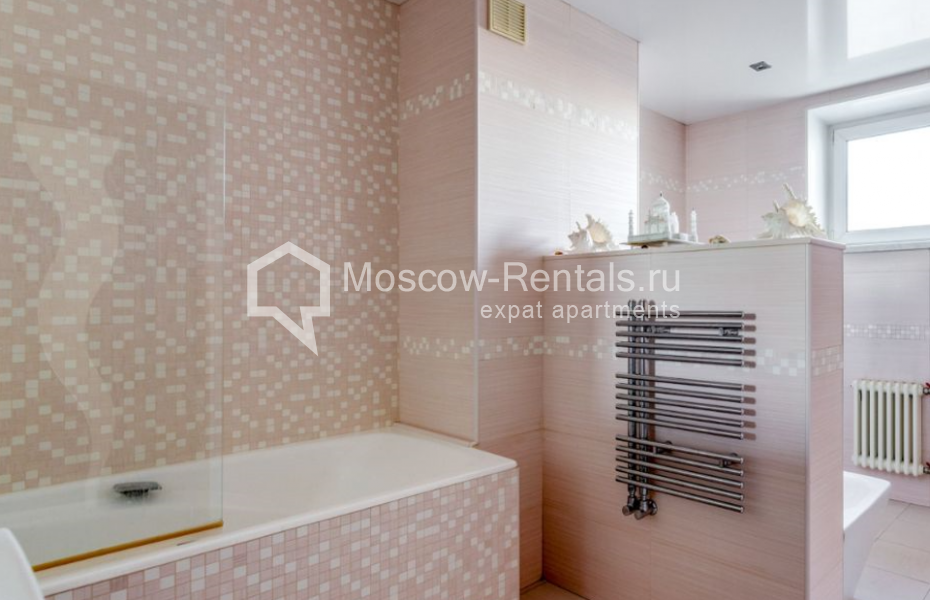 Photo #14 3-room (2 BR) apartment for <a href="http://moscow-rentals.ru/en/articles/long-term-rent" target="_blank">a long-term</a> rent
 in Russia, Moscow, Dmitriya Uliyanova str, 36