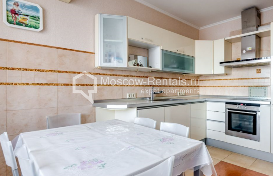 Photo #1 3-room (2 BR) apartment for <a href="http://moscow-rentals.ru/en/articles/long-term-rent" target="_blank">a long-term</a> rent
 in Russia, Moscow, Dmitriya Uliyanova str, 36