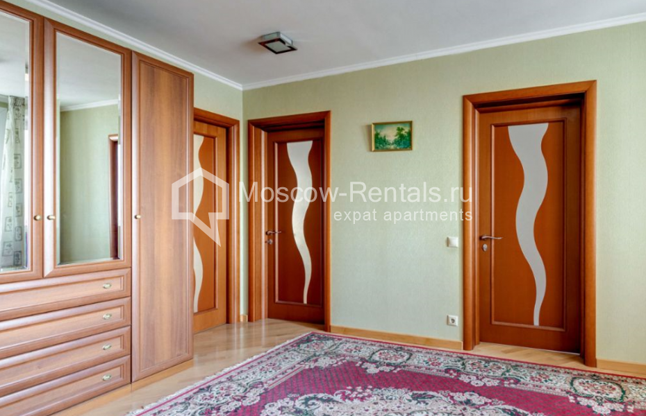 Photo #11 3-room (2 BR) apartment for <a href="http://moscow-rentals.ru/en/articles/long-term-rent" target="_blank">a long-term</a> rent
 in Russia, Moscow, Dmitriya Uliyanova str, 36
