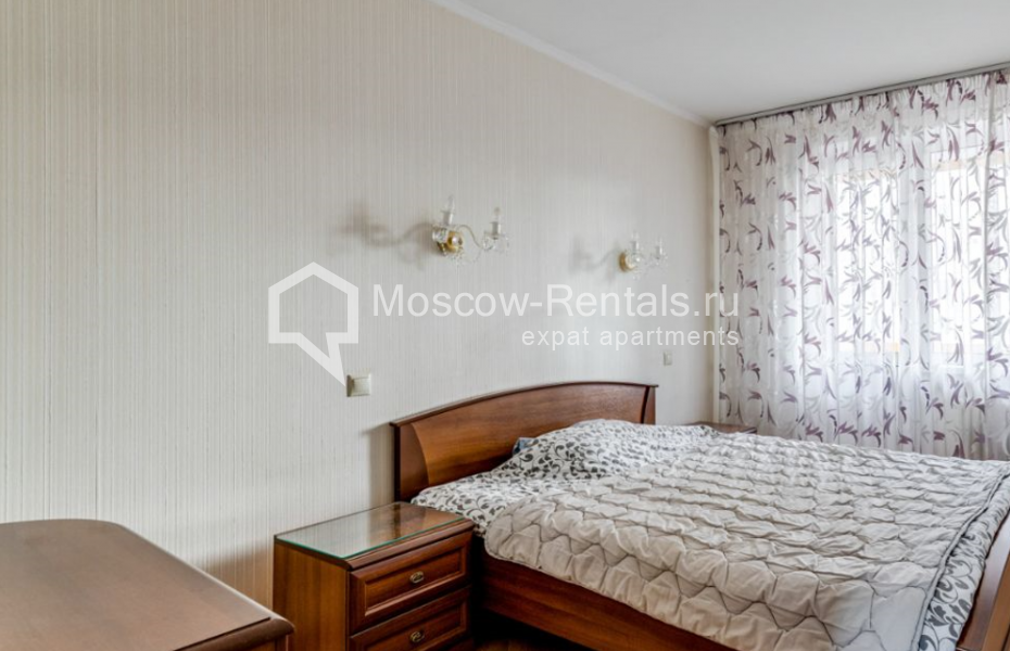 Photo #6 3-room (2 BR) apartment for <a href="http://moscow-rentals.ru/en/articles/long-term-rent" target="_blank">a long-term</a> rent
 in Russia, Moscow, Dmitriya Uliyanova str, 36