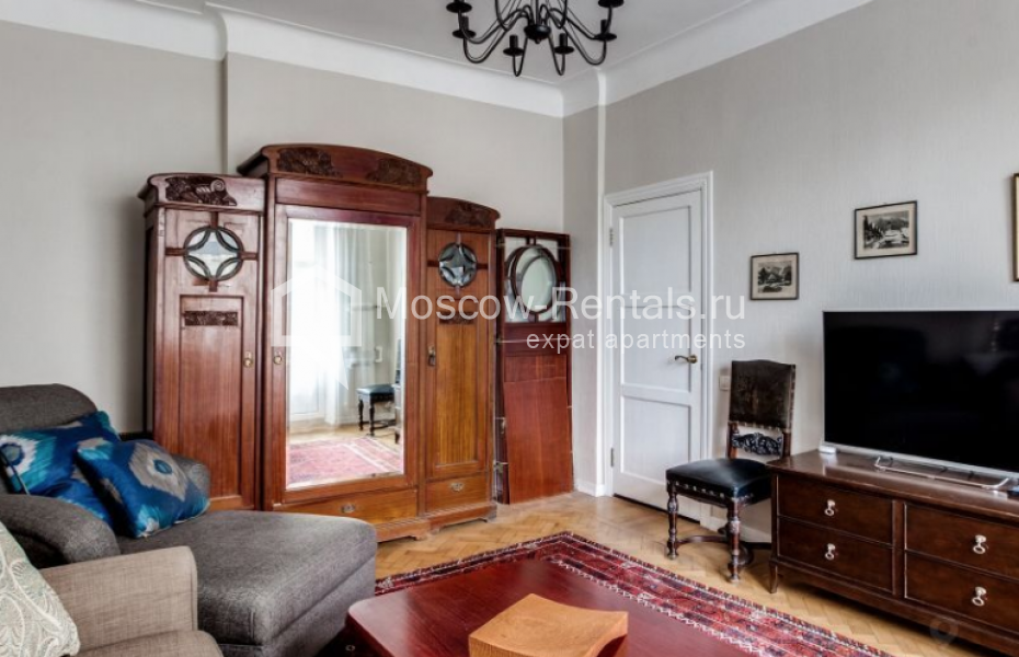 Photo #1 3-room (2 BR) apartment for <a href="http://moscow-rentals.ru/en/articles/long-term-rent" target="_blank">a long-term</a> rent
 in Russia, Moscow, Spiridonovka str, 24/1