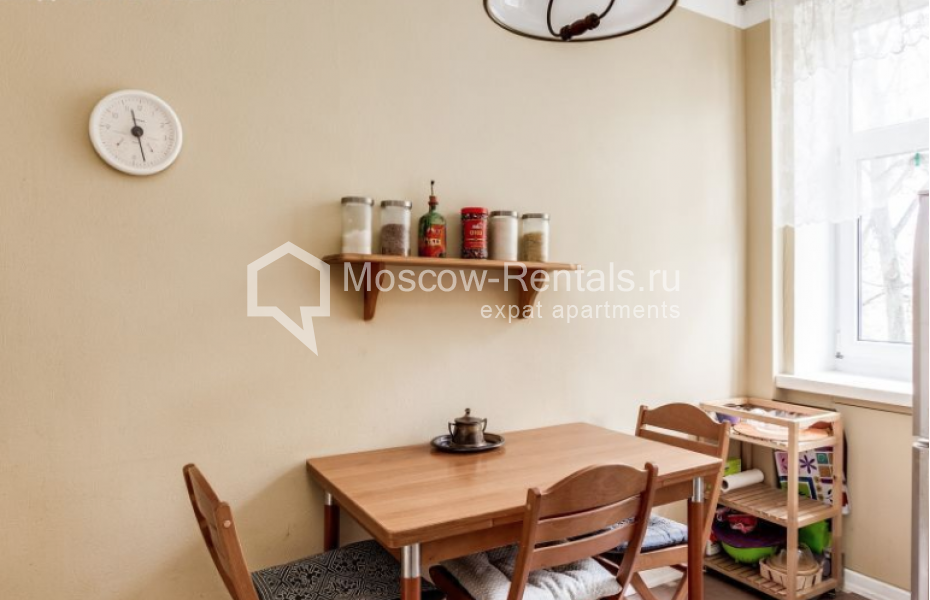 Photo #5 3-room (2 BR) apartment for <a href="http://moscow-rentals.ru/en/articles/long-term-rent" target="_blank">a long-term</a> rent
 in Russia, Moscow, Spiridonovka str, 24/1