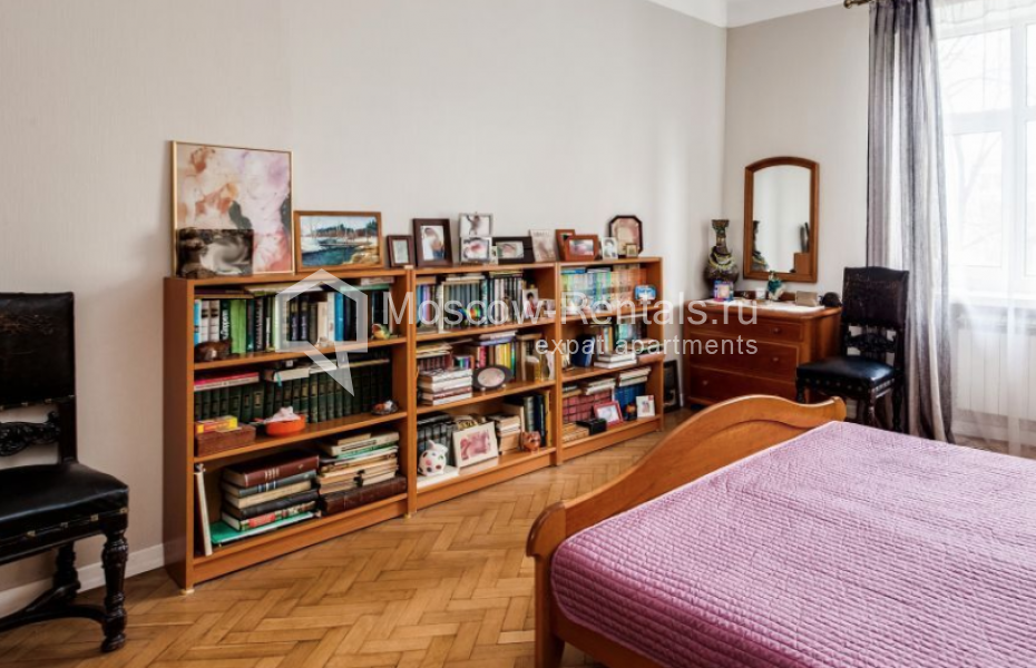 Photo #7 3-room (2 BR) apartment for <a href="http://moscow-rentals.ru/en/articles/long-term-rent" target="_blank">a long-term</a> rent
 in Russia, Moscow, Spiridonovka str, 24/1