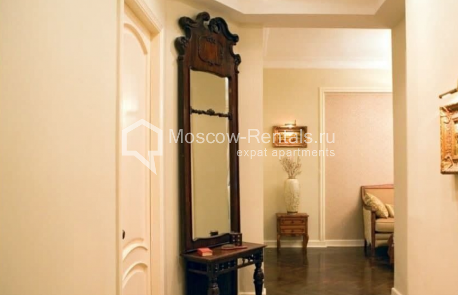 Photo #4 3-room (2 BR) apartment for <a href="http://moscow-rentals.ru/en/articles/long-term-rent" target="_blank">a long-term</a> rent
 in Russia, Moscow, M. Bronnaya str, 13