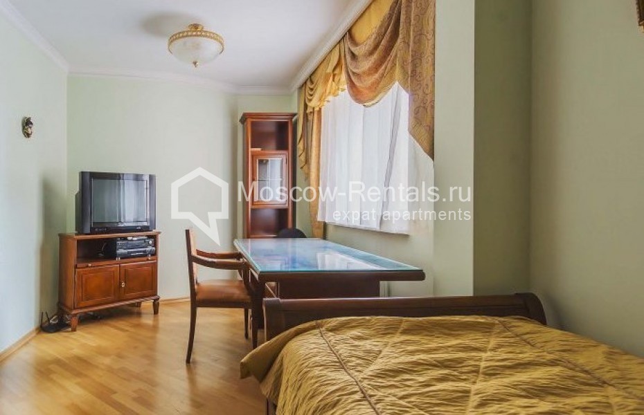 Photo #10 3-room (2 BR) apartment for <a href="http://moscow-rentals.ru/en/articles/long-term-rent" target="_blank">a long-term</a> rent
 in Russia, Moscow, Zoologicheskaya str, 26С2