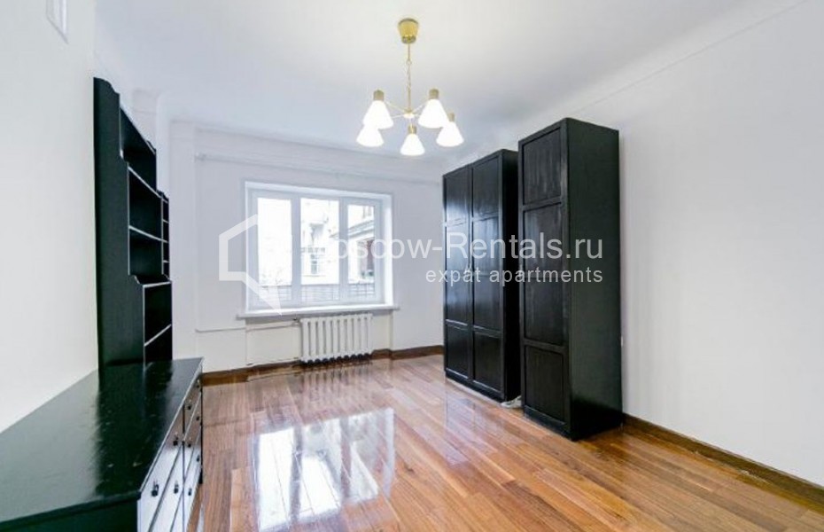 Photo #1 3-room (2 BR) apartment for <a href="http://moscow-rentals.ru/en/articles/long-term-rent" target="_blank">a long-term</a> rent
 in Russia, Moscow, M. Nikitskaya str, 16/5