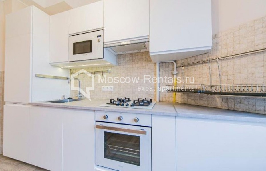 Photo #5 3-room (2 BR) apartment for <a href="http://moscow-rentals.ru/en/articles/long-term-rent" target="_blank">a long-term</a> rent
 in Russia, Moscow, M. Nikitskaya str, 16/5