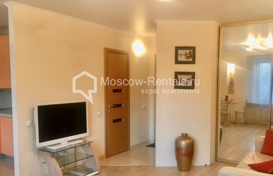 Photo #4 2-room (1 BR) apartment for <a href="http://moscow-rentals.ru/en/articles/long-term-rent" target="_blank">a long-term</a> rent
 in Russia, Moscow, B. Polyanka str, 28к1