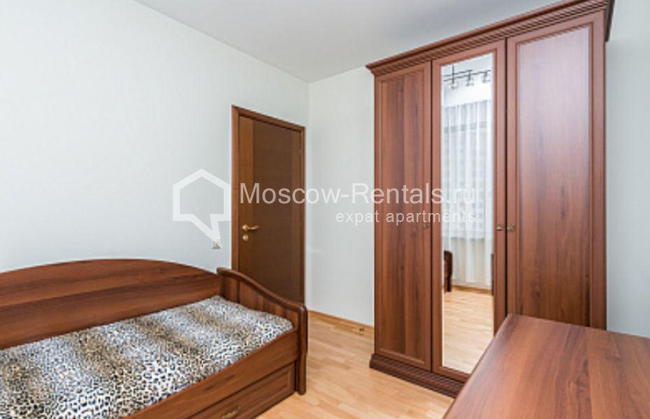 Photo #7 3-room (2 BR) apartment for <a href="http://moscow-rentals.ru/en/articles/long-term-rent" target="_blank">a long-term</a> rent
 in Russia, Moscow, Vrubelya str, 8