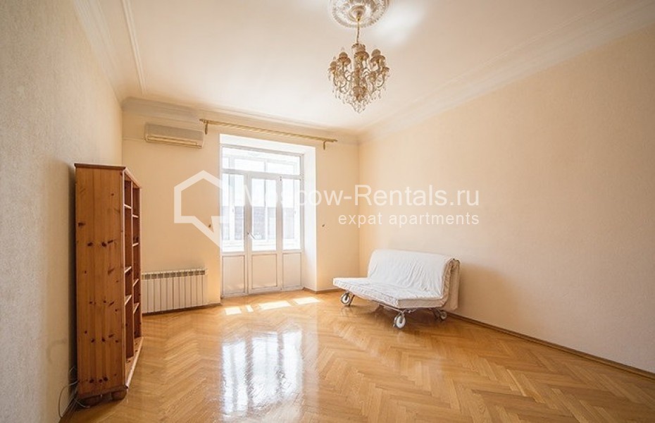 Photo #5 4-room (3 BR) apartment for <a href="http://moscow-rentals.ru/en/articles/long-term-rent" target="_blank">a long-term</a> rent
 in Russia, Moscow, Krymsky val, 4