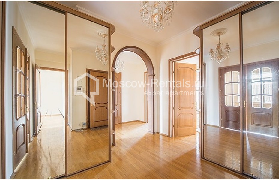 Photo #1 4-room (3 BR) apartment for <a href="http://moscow-rentals.ru/en/articles/long-term-rent" target="_blank">a long-term</a> rent
 in Russia, Moscow, Krymsky val, 4