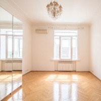 Photo #2 4-room (3 BR) apartment for <a href="http://moscow-rentals.ru/en/articles/long-term-rent" target="_blank">a long-term</a> rent
 in Russia, Moscow, Krymsky val, 4