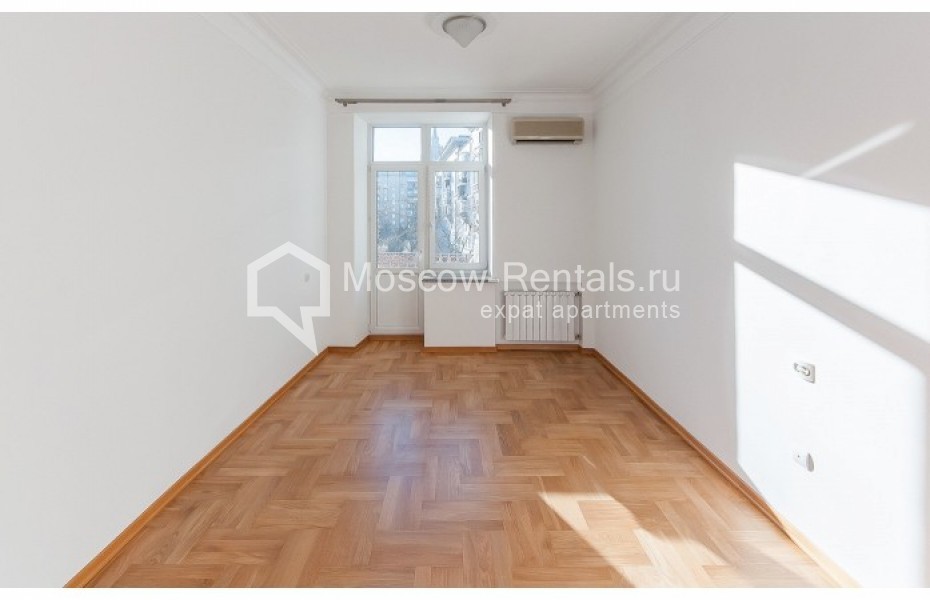 Photo #10 4-room (3 BR) apartment for <a href="http://moscow-rentals.ru/en/articles/long-term-rent" target="_blank">a long-term</a> rent
 in Russia, Moscow, Rochdelskaya str, 11/5