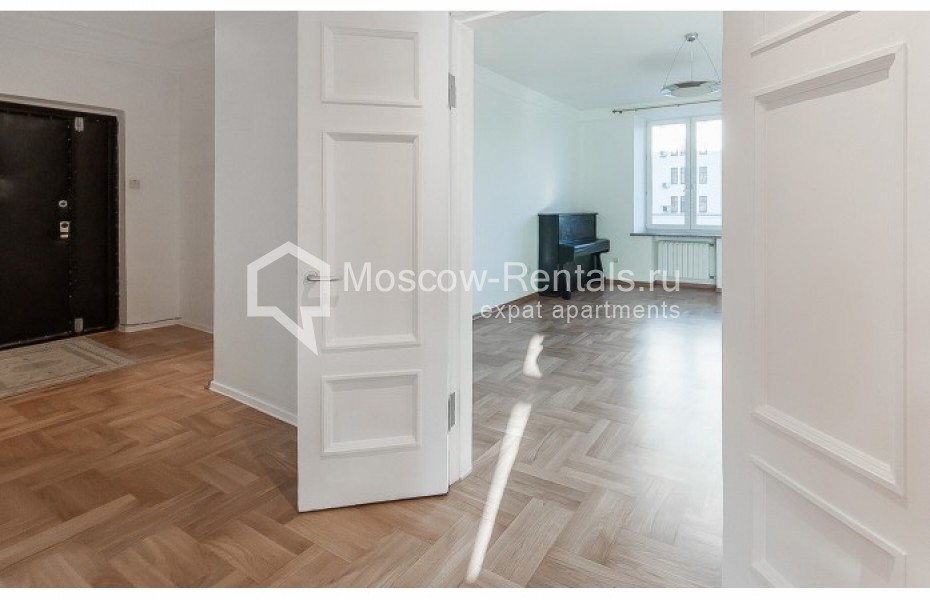 Photo #4 4-room (3 BR) apartment for <a href="http://moscow-rentals.ru/en/articles/long-term-rent" target="_blank">a long-term</a> rent
 in Russia, Moscow, Rochdelskaya str, 11/5