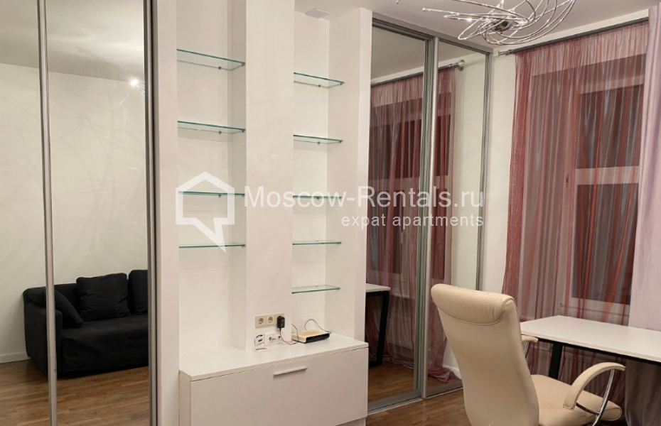 Photo #11 3-room (2 BR) apartment for <a href="http://moscow-rentals.ru/en/articles/long-term-rent" target="_blank">a long-term</a> rent
 in Russia, Moscow, Furnzenskaya emb, 44С1