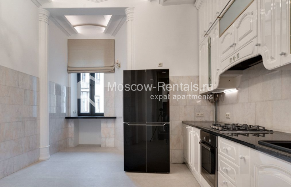 Photo #5 4-room (3 BR) apartment for <a href="http://moscow-rentals.ru/en/articles/long-term-rent" target="_blank">a long-term</a> rent
 in Russia, Moscow, Spiridonovka str, 27/24