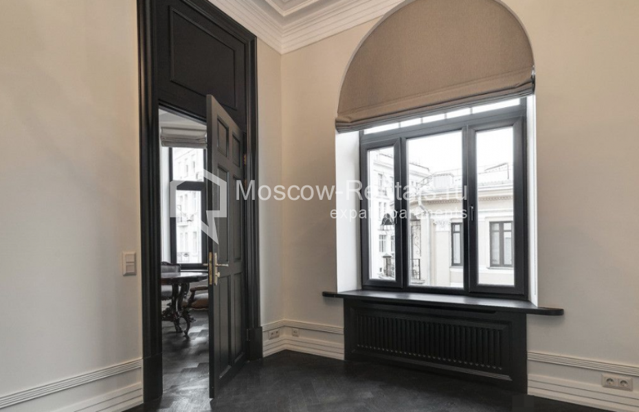 Photo #6 4-room (3 BR) apartment for <a href="http://moscow-rentals.ru/en/articles/long-term-rent" target="_blank">a long-term</a> rent
 in Russia, Moscow, Spiridonovka str, 27/24