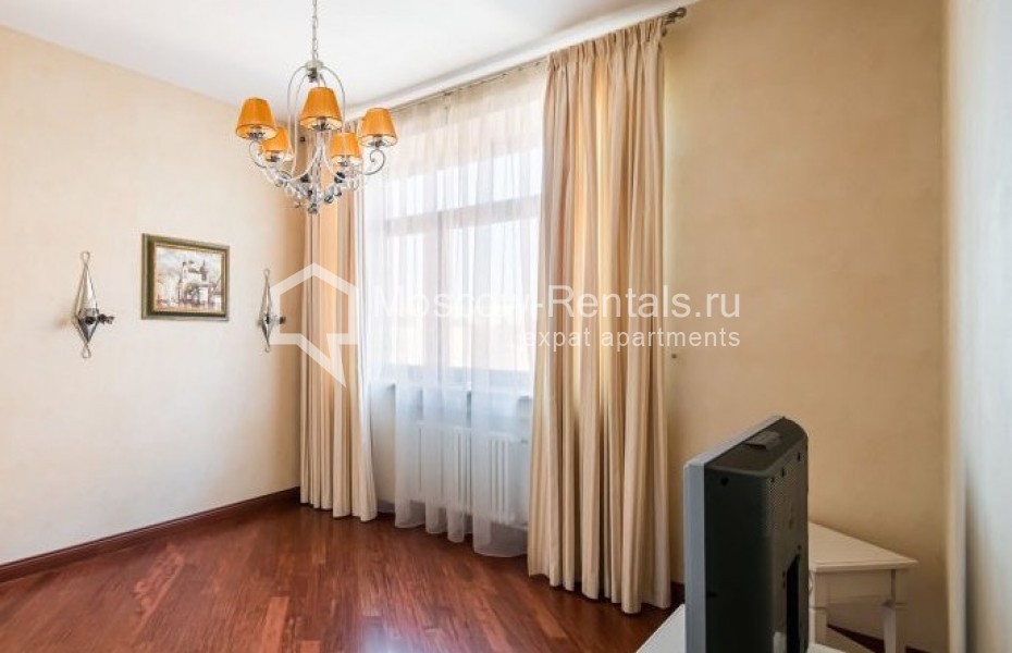 Photo #10 4-room (3 BR) apartment for <a href="http://moscow-rentals.ru/en/articles/long-term-rent" target="_blank">a long-term</a> rent
 in Russia, Moscow, B. Sukharevskyi lane 11