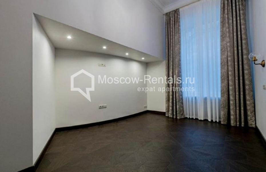 Photo #11 4-room (3 BR) apartment for <a href="http://moscow-rentals.ru/en/articles/long-term-rent" target="_blank">a long-term</a> rent
 in Russia, Moscow, Tverskoi blv, 9