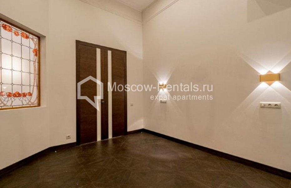 Photo #16 4-room (3 BR) apartment for <a href="http://moscow-rentals.ru/en/articles/long-term-rent" target="_blank">a long-term</a> rent
 in Russia, Moscow, Tverskoi blv, 9