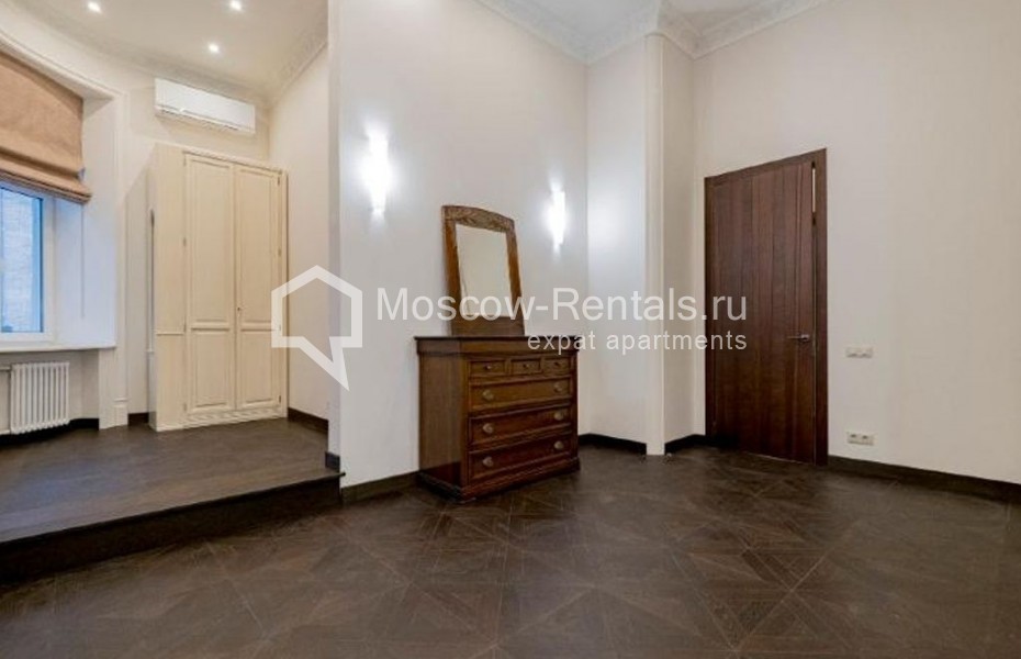 Photo #19 4-room (3 BR) apartment for <a href="http://moscow-rentals.ru/en/articles/long-term-rent" target="_blank">a long-term</a> rent
 in Russia, Moscow, Tverskoi blv, 9