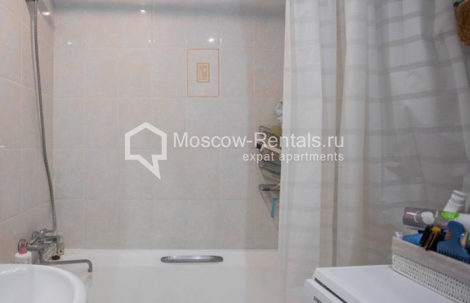 Photo #12 4-room (3 BR) apartment for <a href="http://moscow-rentals.ru/en/articles/long-term-rent" target="_blank">a long-term</a> rent
 in Russia, Moscow, Novokonushennyi lane, 11