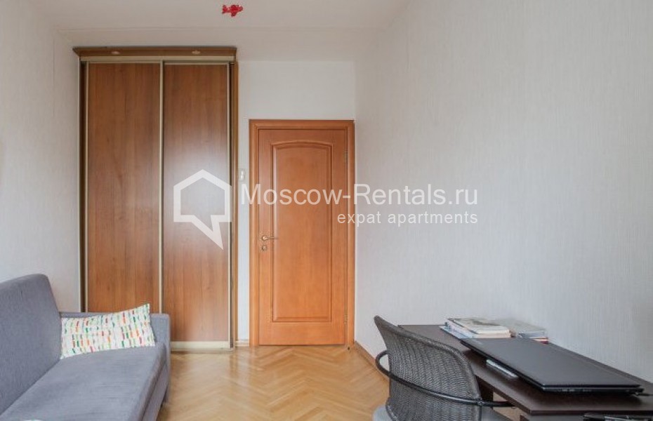Photo #11 4-room (3 BR) apartment for <a href="http://moscow-rentals.ru/en/articles/long-term-rent" target="_blank">a long-term</a> rent
 in Russia, Moscow, Novokonushennyi lane, 11